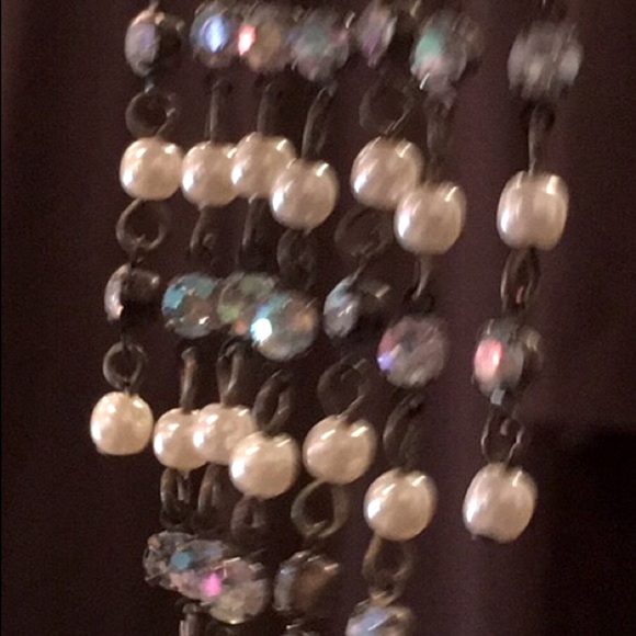 🧡 Chandelier Faux Pearl & Crystal Earrings - Picture 4 of 4